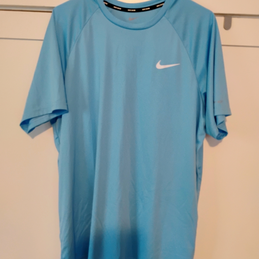 Nike Dri-Fit Swim Tee – Men’s XL (Light Blue)